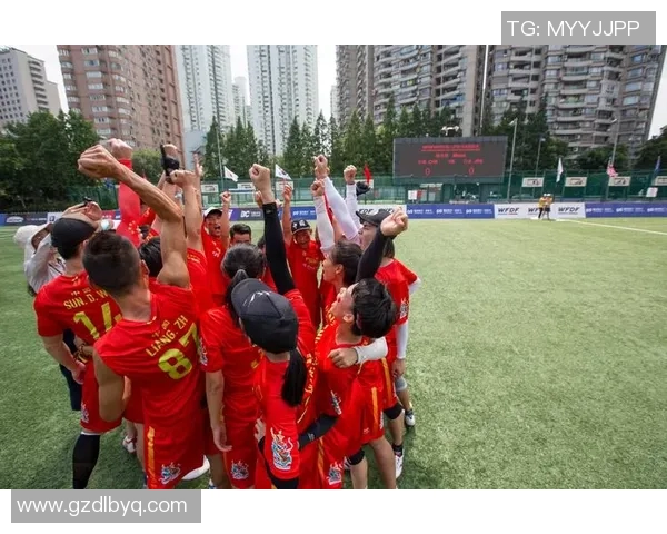 飞盘竞技的魅力:深入重庆飞盘队的耐力与团队精神探讨 飞盘竞技的魅力:深入重庆飞盘队的耐力与团队精神探讨