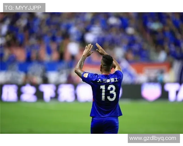 富力与申花激战正酣文字直播带你全程体验精彩瞬间 富力与申花激战正酣文字直播带你全程体验精彩瞬间