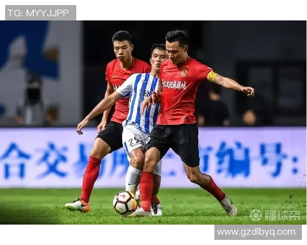 恒大与富力激战72分钟精彩回顾双方球员拼搏精神令人赞叹