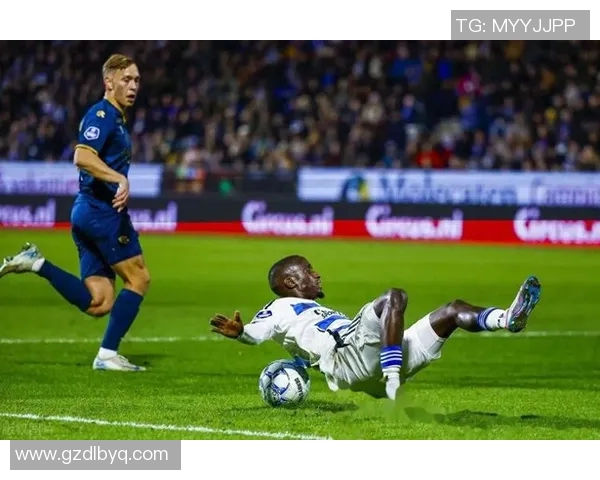 埃因霍温主场迎战兹沃勒争夺荷甲积分榜重要位置