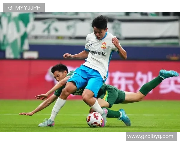 青岛黄海迎战北京控股争夺中超联赛关键积分之战